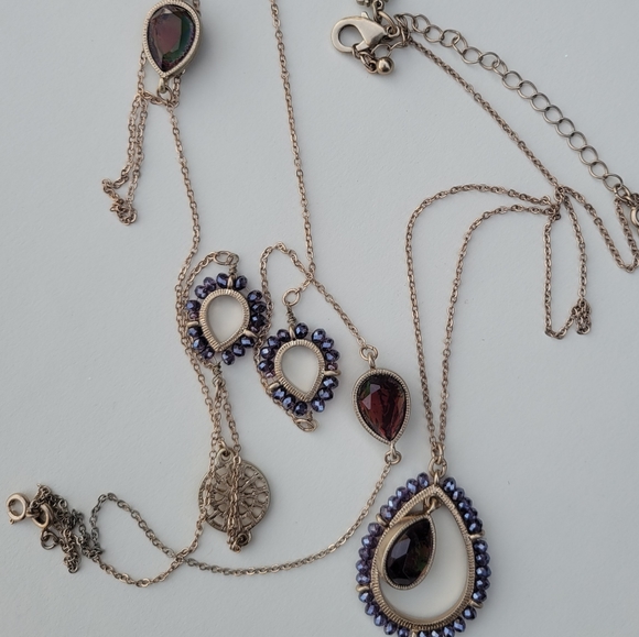 Premier Designs Gold and Burgundy Necklace - Picture 4 of 4